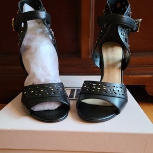 Ivanka Trump Dapoli Black Leather Heels.